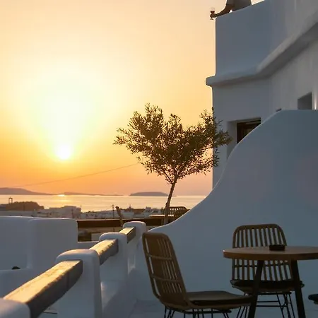Naxos White Concept
